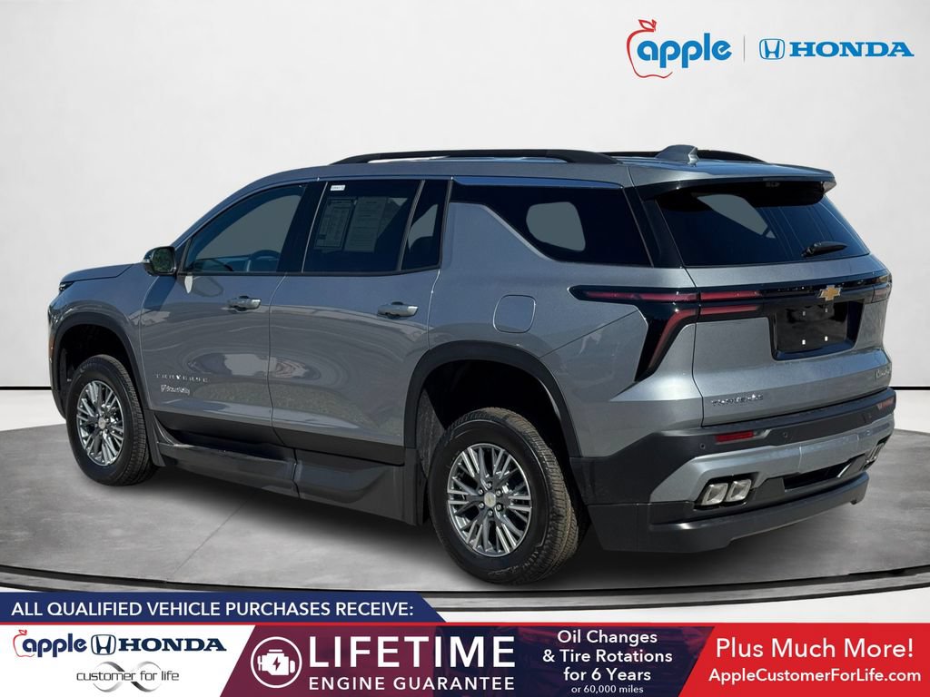 Used 2026 Chevrolet Traverse LT w/ Driver Confidence Package FWD image 4