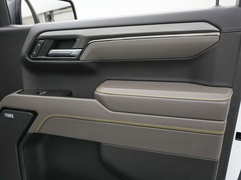 Used 2023 Chevrolet Silverado 1500 ZR2 w/ Technology Package image 30