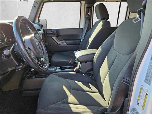 Used 2018 Jeep Wrangler Unlimited Sport w/ Connectivity Group image 15