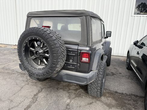 Used 2019 Jeep Wrangler Sport image 8
