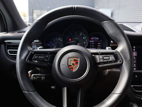 Used 2024 Porsche Macan AWD/4WD image 16
