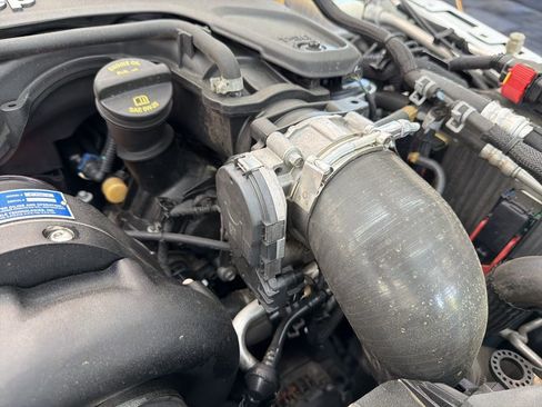 Used 2019 Jeep Wrangler Unlimited Sahara image 10