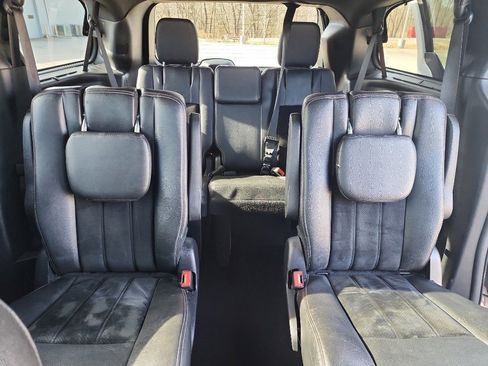 Used 2016 Dodge Grand Caravan SXT image 20