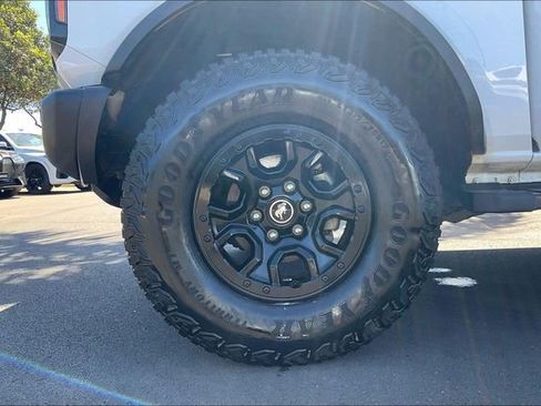 Used 2023 Ford Bronco Wildtrak image 9