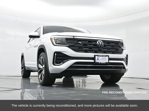 Used 2024 Volkswagen Atlas Cross Sport SEL Premium R-Line image 49