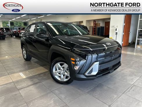Used 2025 Hyundai Kona SE AWD/4WD image 1