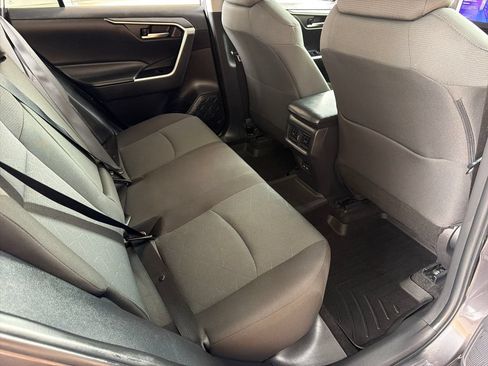 Used 2025 Toyota RAV4 XLE FWD image 32