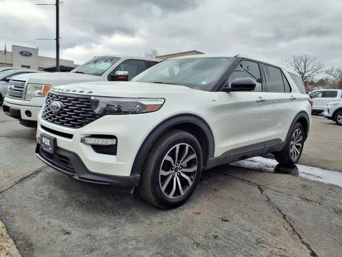 Certified 2022 Ford Explorer ST-Line w/ Class IV Trailer Tow Package image 1