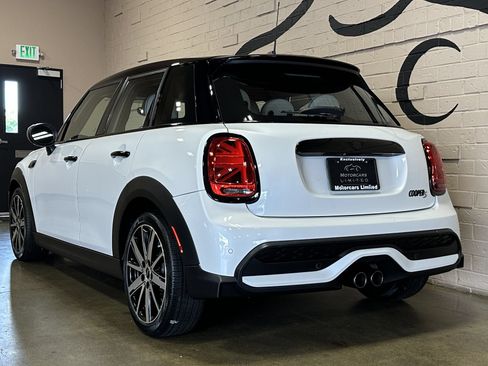Used 2024 MINI Cooper S FWD image 7