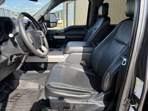 Used 2019 Ford F250 Lariat w/ Lariat Value Package AWD/4WD image 12