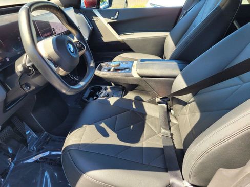 Used 2024 BMW iX xDrive50 w/ Sport Package AWD/4WD image 22