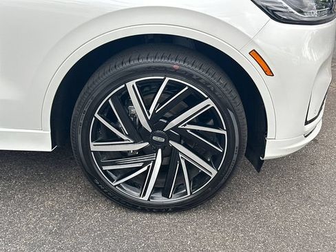 New 2026 Lincoln Aviator Black Label w/ Jet Appearance Package AWD/4WD image 13