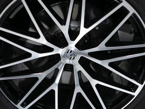 New 2026 Porsche Macan AWD/4WD image 11