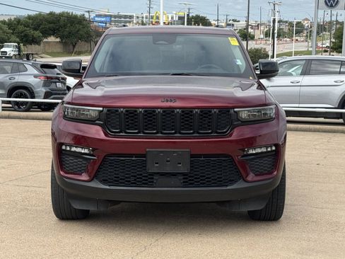 Used 2023 Jeep Grand Cherokee Limited w/ Black Appearance Package AWD/4WD image 9