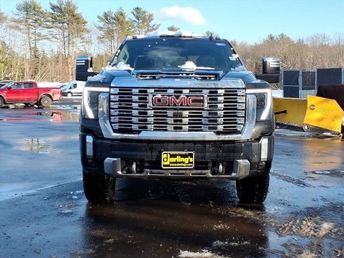 Used 2024 GMC Sierra 2500 Denali image 2
