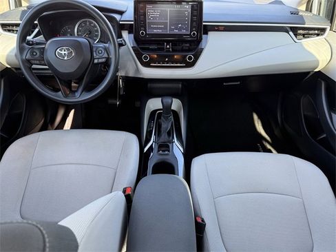 Used 2022 Toyota Corolla LE image 8