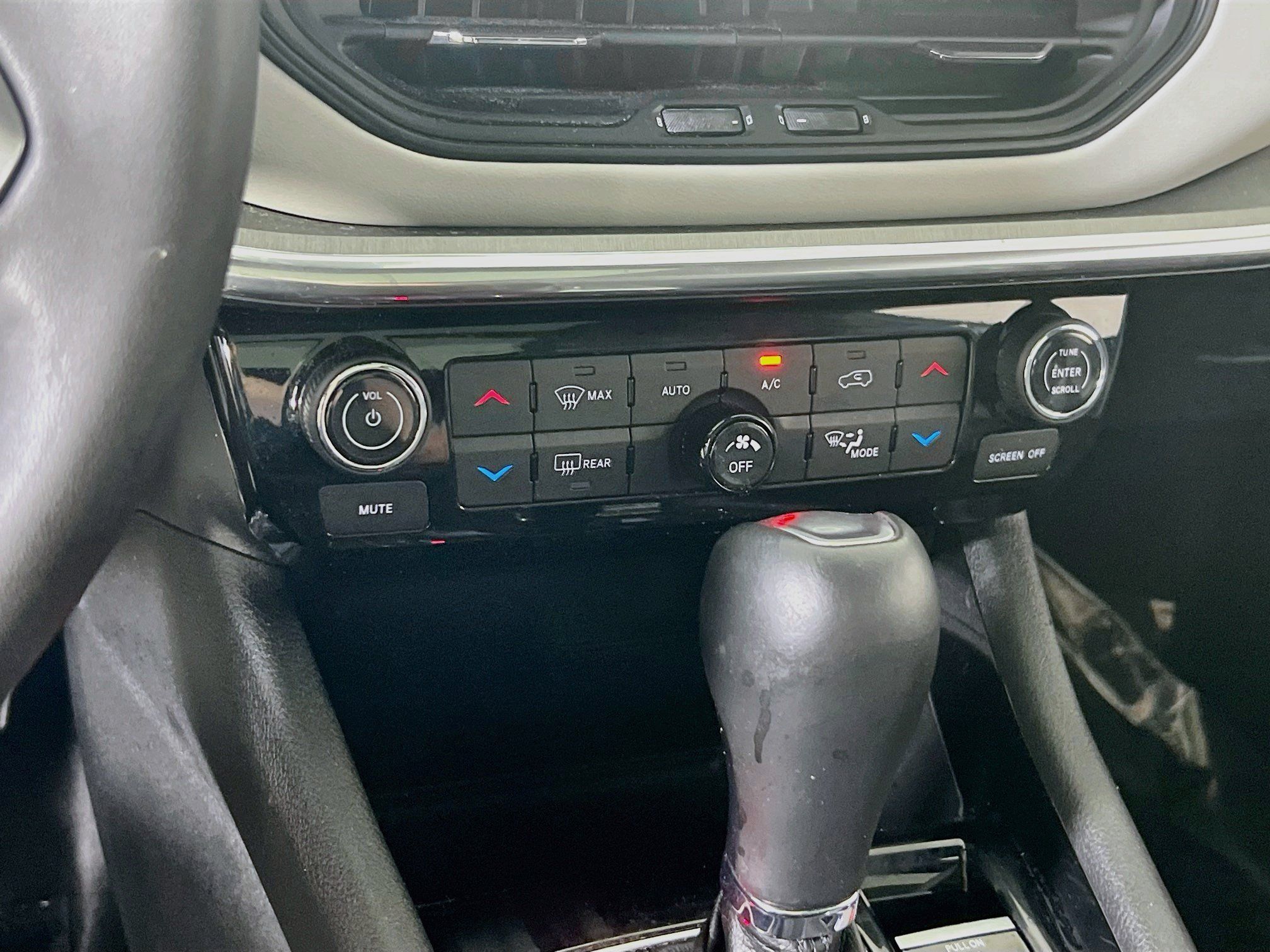 Used 2023 Jeep Compass Limited w/ Sun and Sound Group AWD/4WD image 15