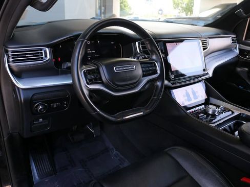 Used 2022 Jeep Grand Wagoneer Series II AWD/4WD image 18