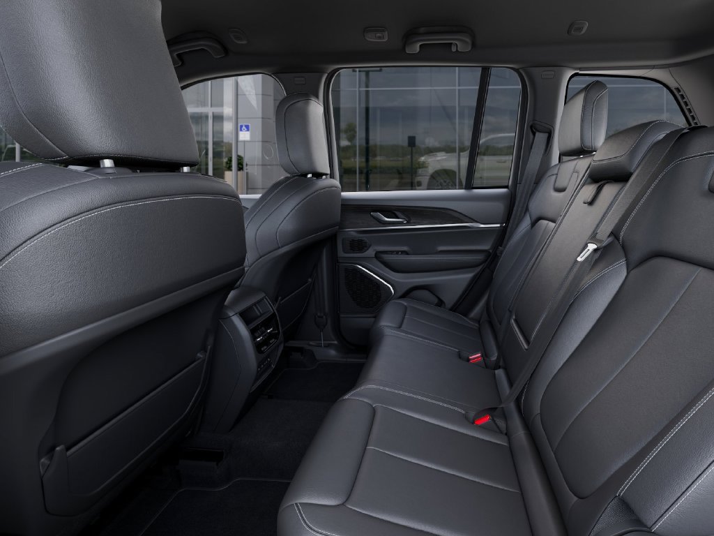 New 2026 Jeep Grand Cherokee Limited RWD image 23