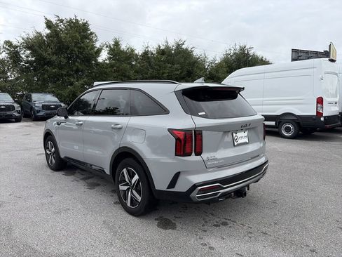 Used 2023 Kia Sorento EX w/ Panoramic Sunroof Package FWD image 5