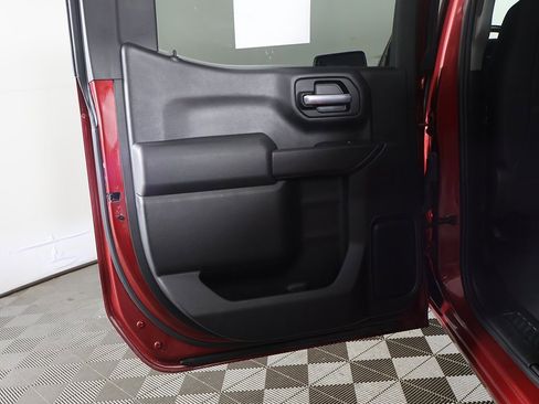 Used 2019 Chevrolet Silverado 1500 LT image 21