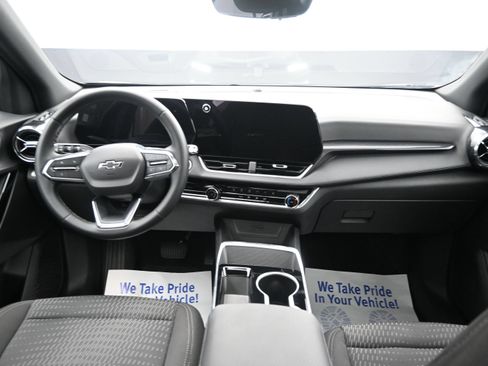 Used 2025 Chevrolet Equinox LT w/ Safety and Technology Package FWD image 22