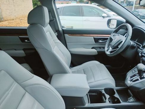 Used 2019 Honda CR-V Touring image 4