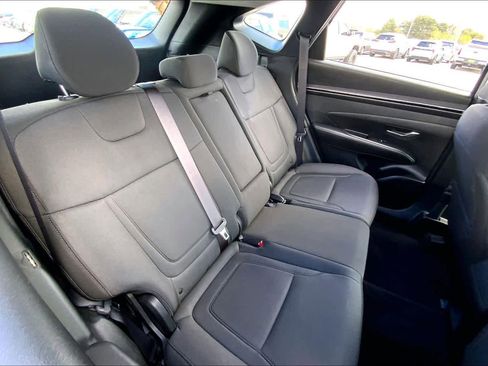 Used 2022 Hyundai Tucson SE image 18