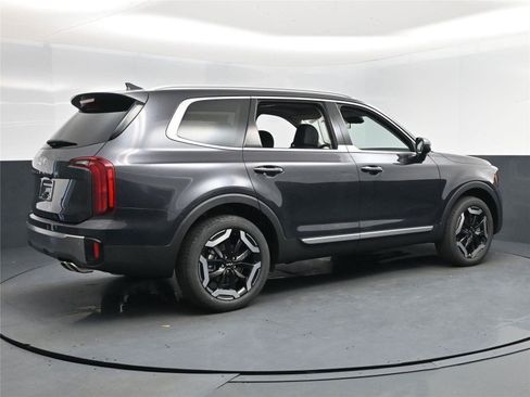New 2025 Kia Telluride S image 7