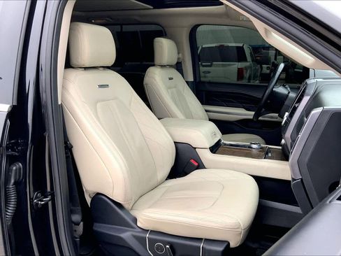 Used 2020 Ford Expedition Platinum image 9