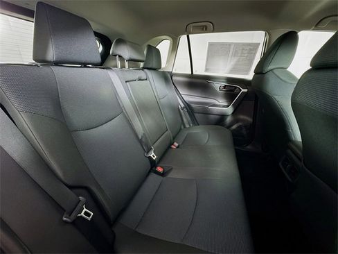 Certified 2022 Toyota RAV4 LE image 30
