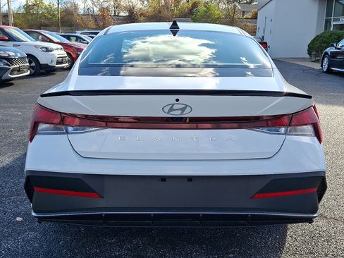 Certified 2025 Hyundai Elantra Sport image 5