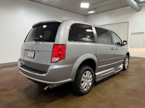 Used 2016 Dodge Grand Caravan SE w/ Quick Order Package 29E SE FWD image 40