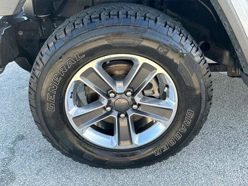 Certified 2018 Jeep Wrangler Unlimited Sahara w/ Dual Top Group AWD/4WD image 29