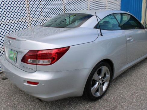 Used 2011 Lexus IS 250C image 2