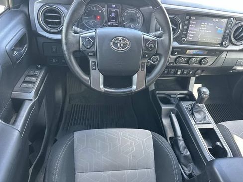 Used 2023 Toyota Tacoma TRD Off-Road w/ Technology Package AWD/4WD image 19