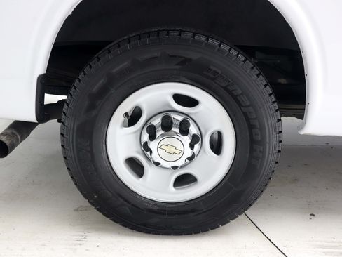 Used 2016 Chevrolet Express 3500 LT w/ LT Preferred Equipment Group RWD image 28