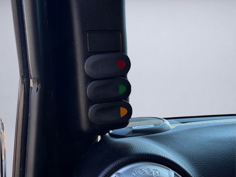 Used 2017 Jeep Wrangler Unlimited Sahara w/ Mopar Chrome Edition Group AWD/4WD image 22