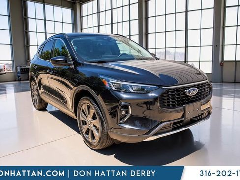 Used 2023 Ford Escape Platinum AWD/4WD image 37