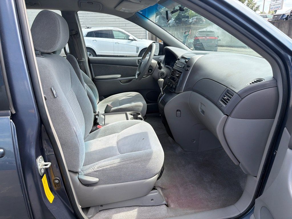 Used 2008 Toyota Sienna CE FWD image 17