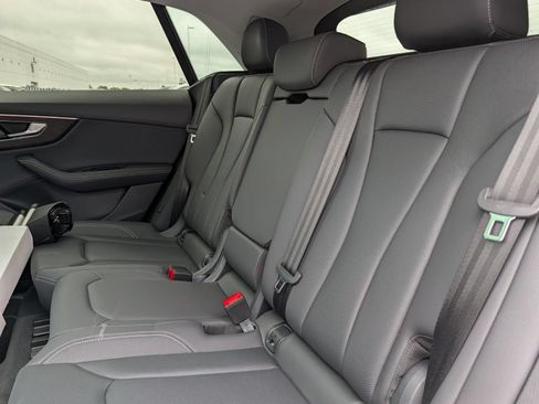 Used 2023 Audi Q8 Premium Plus AWD/4WD image 19