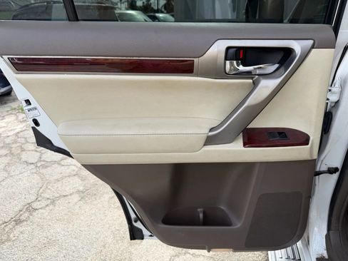 Used 2010 Lexus GX 460 image 12