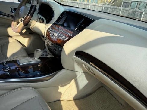 Used 2013 INFINITI JX35 AWD w/ Premium Pkg image 29