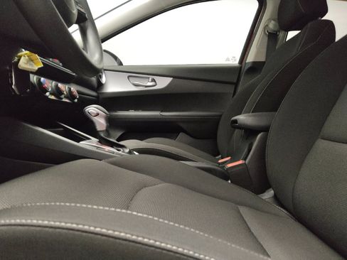 Used 2024 Kia Forte LXS FWD image 17