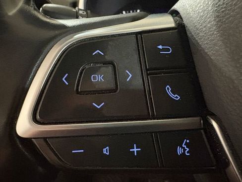 Used 2020 Toyota Highlander XLE image 17