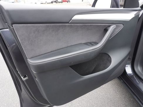 Used 2024 Tesla Model Y Long Range image 13