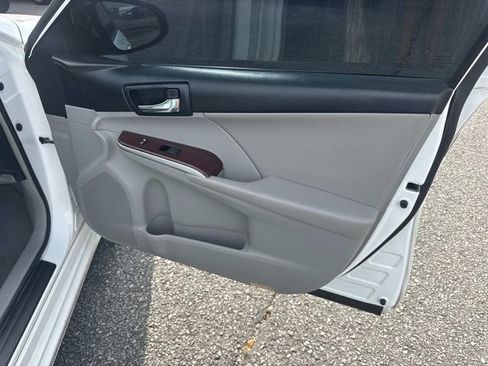 Used 2012 Toyota Camry XLE FWD image 22