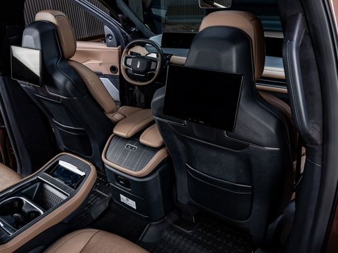 Used 2025 Lincoln Navigator Black Label AWD/4WD image 27