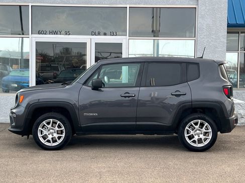 Used 2023 Jeep Renegade Latitude image 7