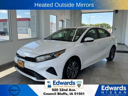 Used 2023 Kia Forte LXS w/ LXS Technology Package FWD image 5